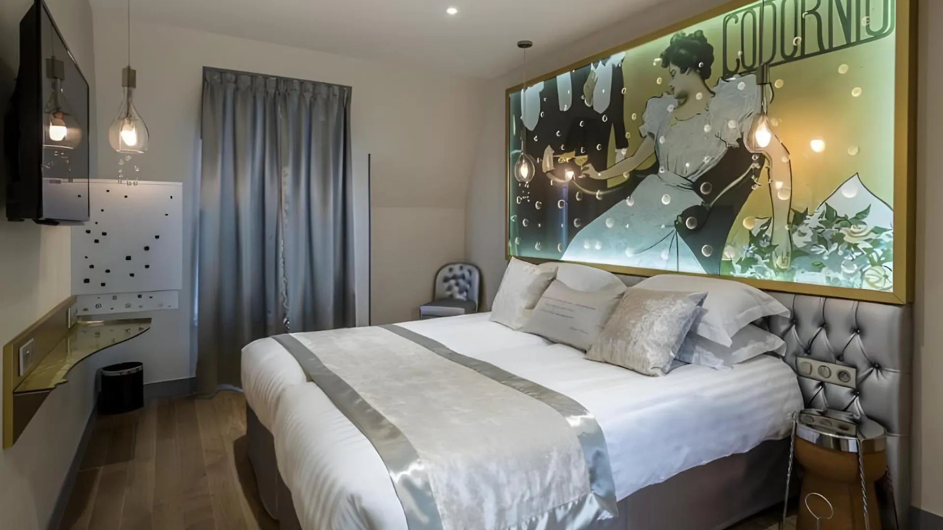 ****  Hotel Les Bulles De Paris France
